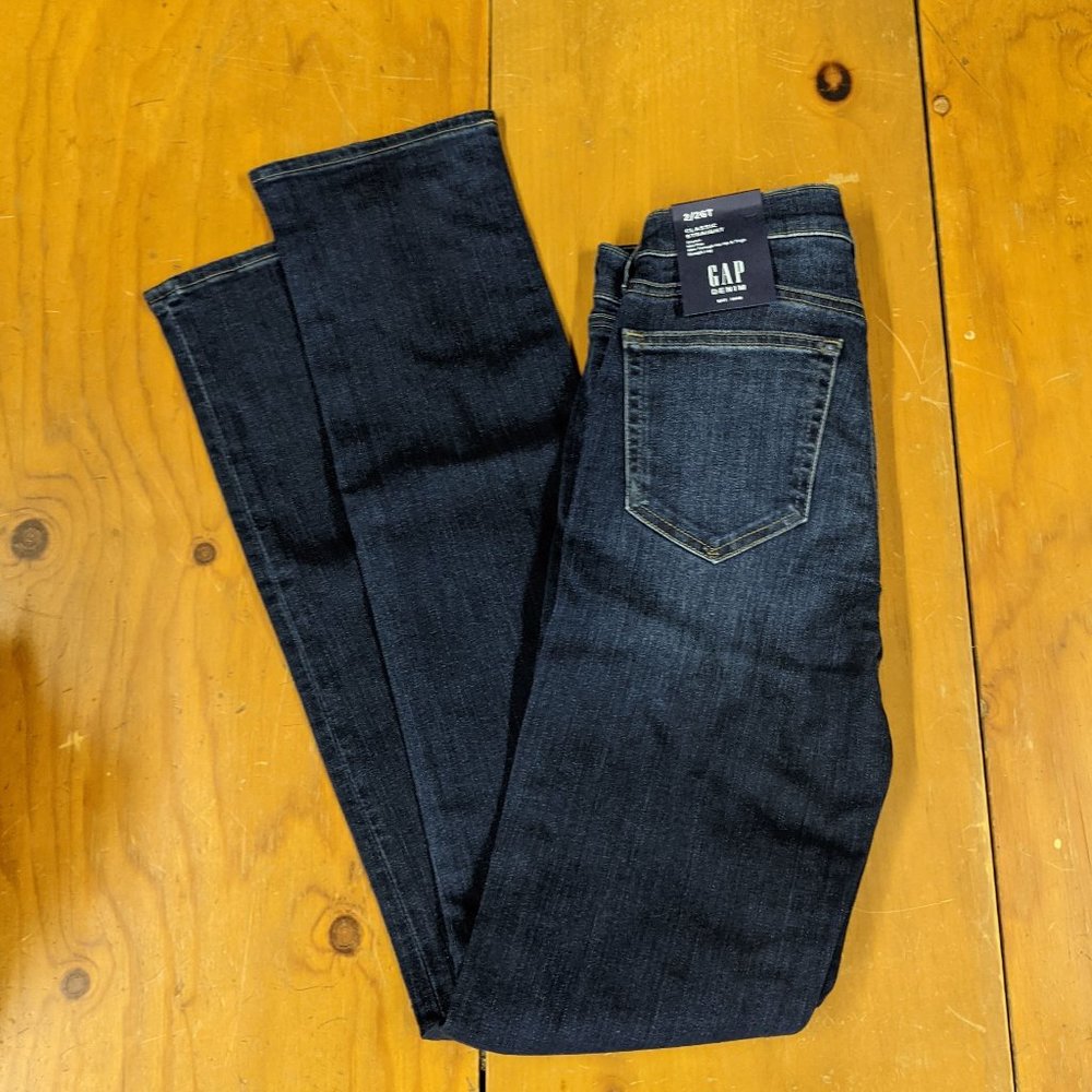 NWT Gap  2/26T Classic Straight Leg Jeans